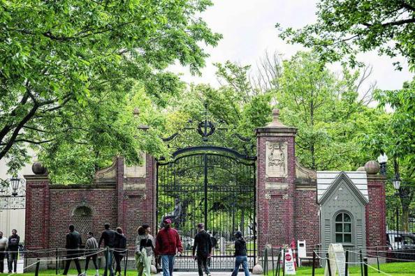 美国决定将吊销中国学生签证 外交部：歧视性做法戳穿所谓“自由开放”谎言
