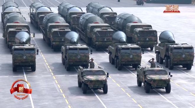 九三阅兵重磅武器汇总来了，中国军队装备已经Next Level，军迷变军盲