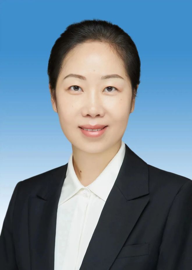 重庆荣昌区区长万容拟任区委书记，现任的网红书记高洪波已满60岁，去向尚未公布