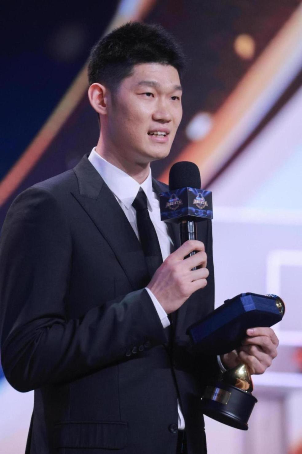 Hu Jinqiu on Improving Chinese Basketball | zszhan.cn