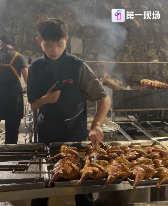 “烤鸡少年”承认用“肉宝王”调味