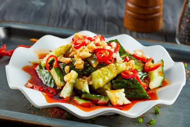 1200多家饭店“拍黄瓜”被举报!“职业打假”是维权还是牟利?