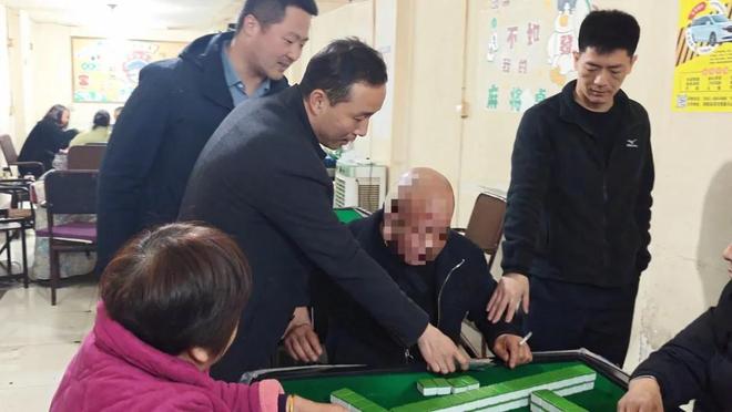 南京1994年抢劫杀人案告破！嫌疑人合谋抢劫并杀害出租车司机，32年后在棋牌室落网