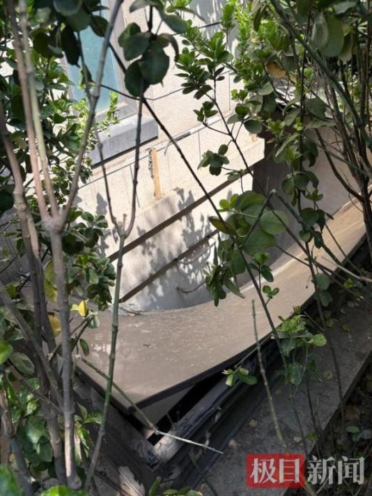 小区暗藏“吃人”竖井:天津两男童从6米高处坠落,一人重伤开颅昏迷已10天丨极目调查